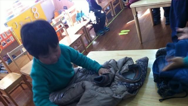 芳芳|孩子被幼儿园大班“拒收”,宝妈问园长,园长回复让妈妈哑口无言