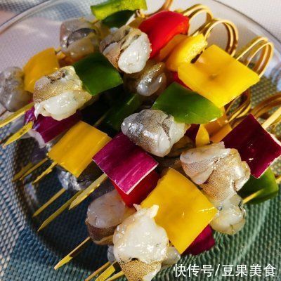 #暖冬酱在手，嗨吃部队锅#酱香五彩鲜虾串