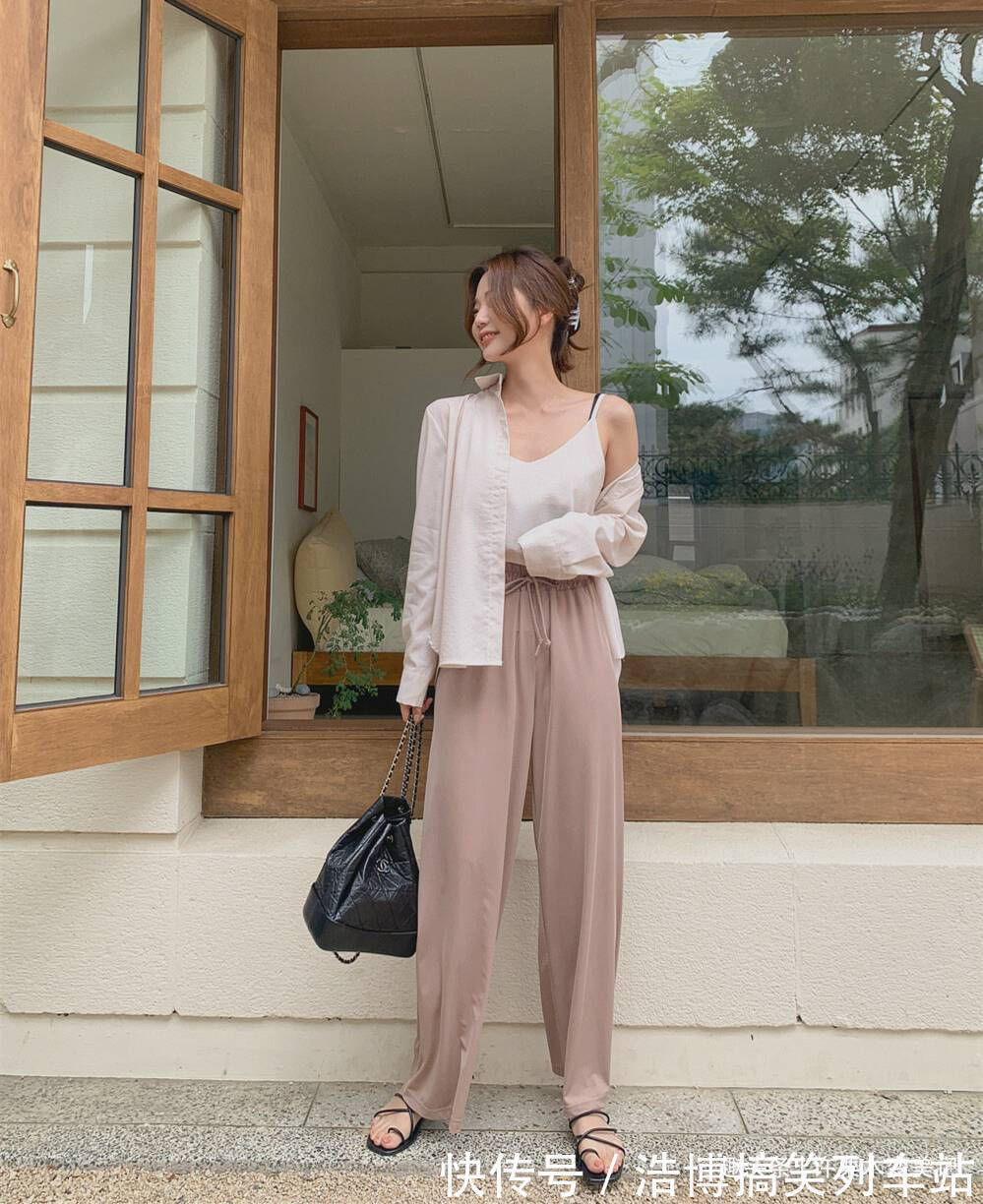 裤子 五六十岁女人尽量少穿黑裤子,多穿这5种裤子,好看又不老气!