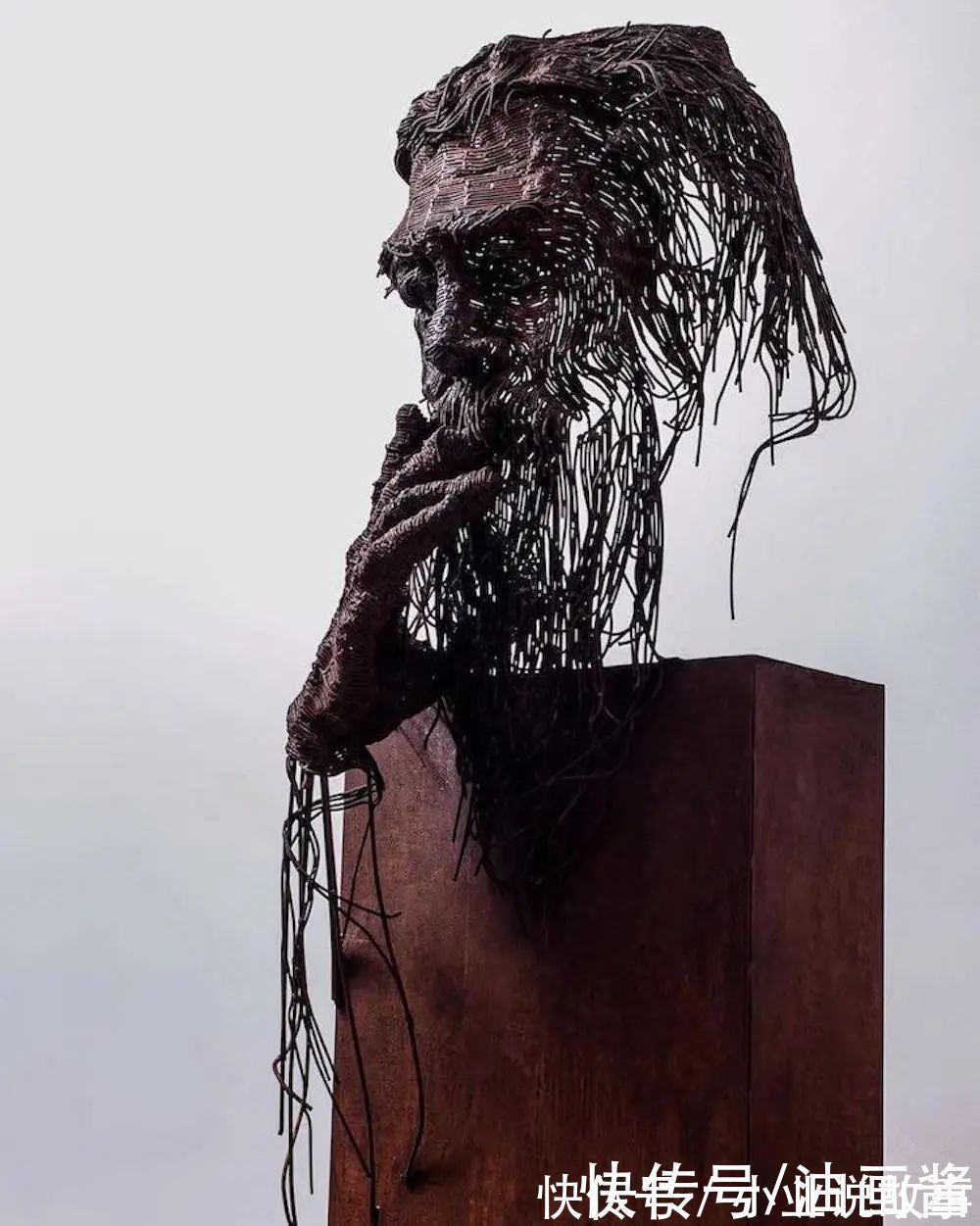 雕塑家#他用钢丝“画”出立体的人物肖像,看完作品后,让人赞叹不已