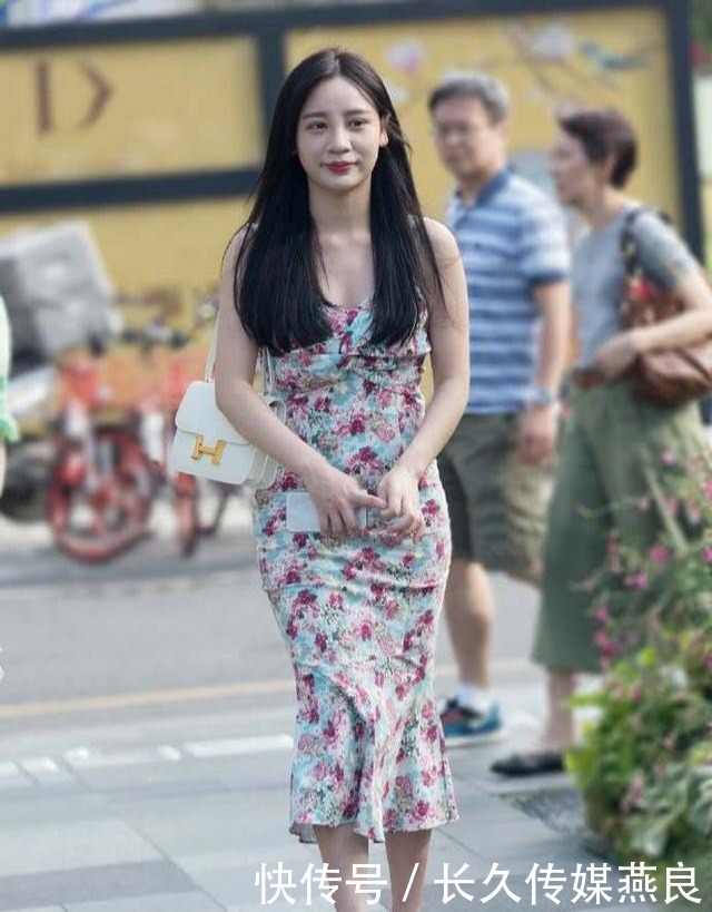 碎花裙,穿出淑女的美丽,更显身材气质