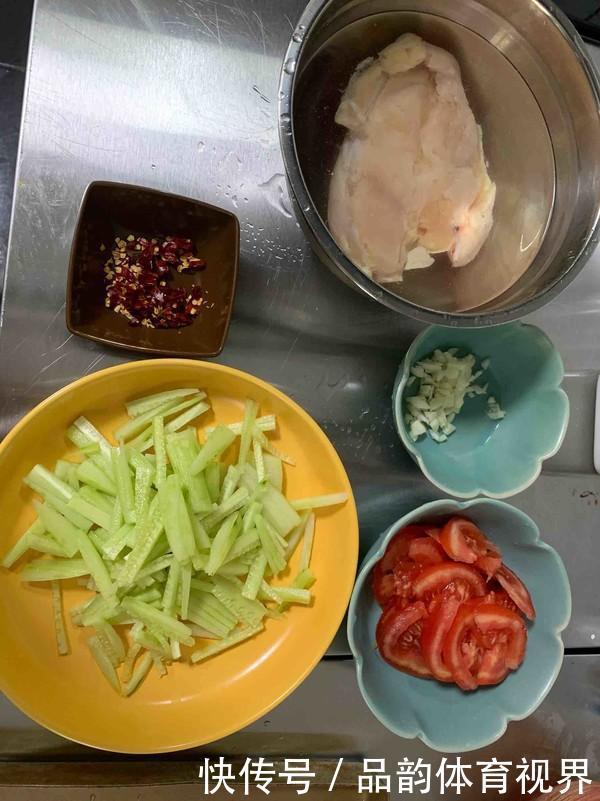 适量|夏天要多吃面条,教你个懒人做法,一人三碗不够吃!大家别错过!