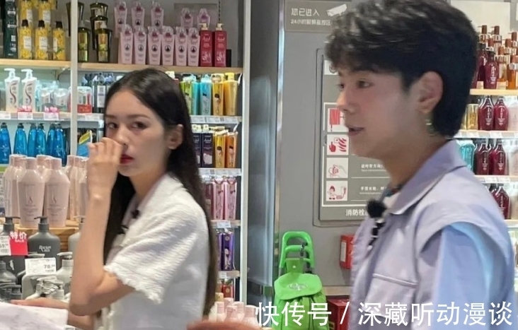 小伙子|《中餐厅5》分工合作，周也丁真去买菜，28岁小伙子龚俊当大厨