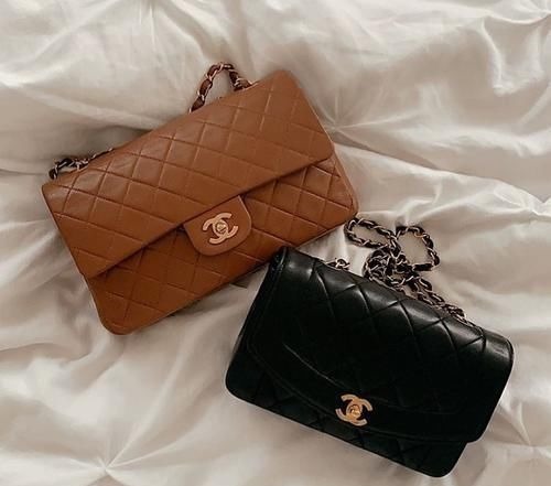 精品包 精品包怎么挑“保值”?一学就会的5招挑选技巧,内行人不凑热闹