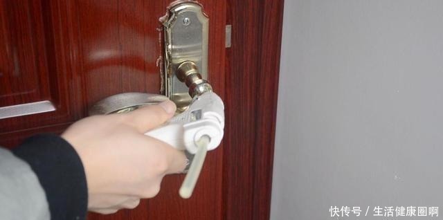 实用|门把上涂点热熔胶太实用了，我也是刚知道，看完赶紧告诉家里人