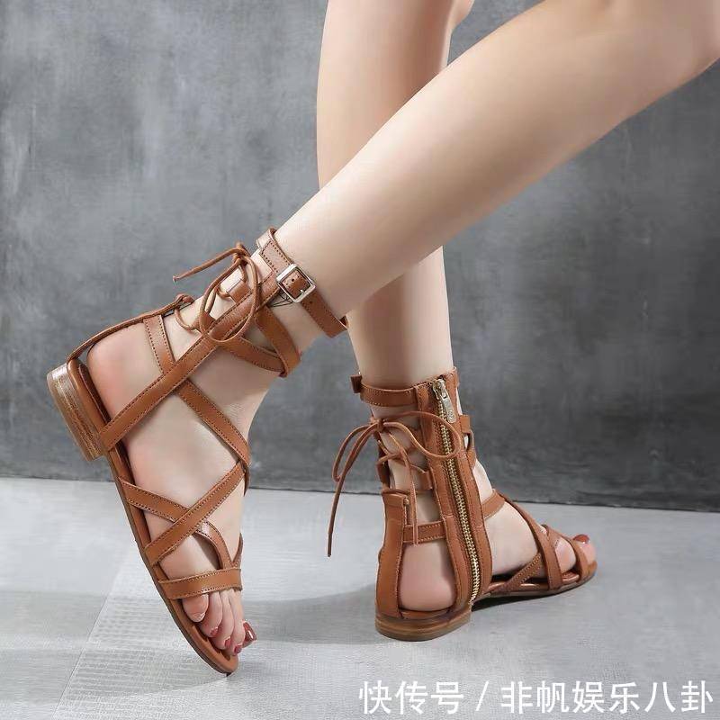 时尚 缠绕在足尖的视觉冲击,绑带凉鞋复古时尚,散发诱人魅力
