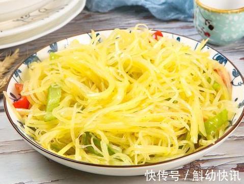 炒土豆丝|炒土豆丝，有人泡水有人焯水其实都不对，难怪做出来不好吃