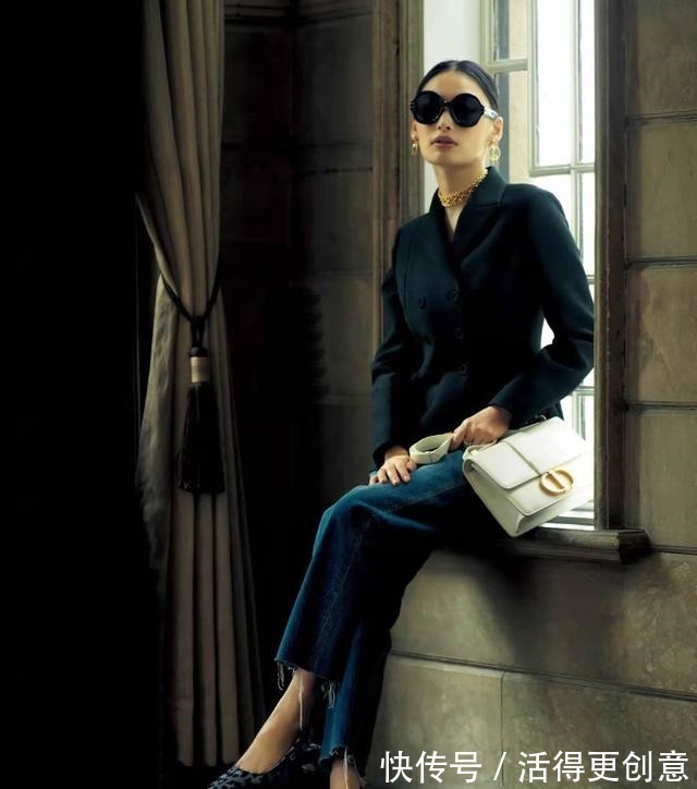 小西装 别再相信黑色百搭了！睿智华丽风的“黑色穿搭”晋级课，让你秒懂！