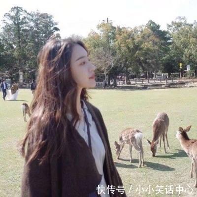 |搞笑段子:刚刚在上课,我一直在玩手机,女老师提醒了我几遍