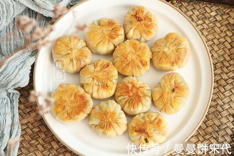 火腿肠|饺子皮新吃法，10分钟搞定早餐，做一次吃一周，营养全面又顶饱