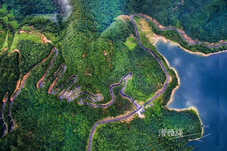 在这8条公路上邂逅初秋的浪漫……|“国庆去哪儿玩” | 竹海