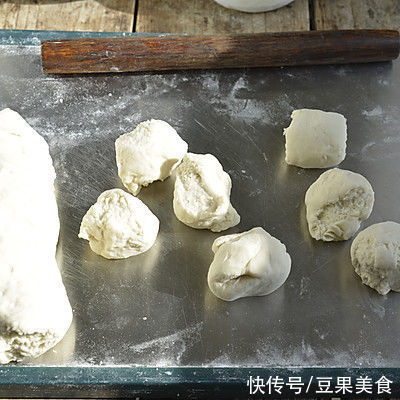 鲜嫩多汁的白菜猪肉包一次你能吃几个