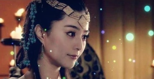 为她的出现|魅惑君王不是本意，祸国殃民也不是初衷，她也有自己的无奈