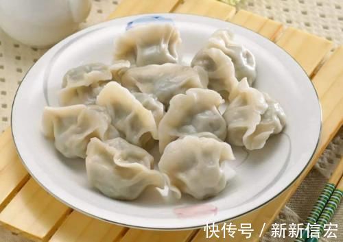 冬天了,用这菜包饺子,鲜嫩入味营养高,比肉饺子还香!