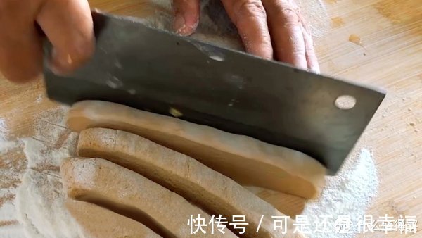 好吃|30多年第一次见面食这做法,比饺子好吃,比面条简单