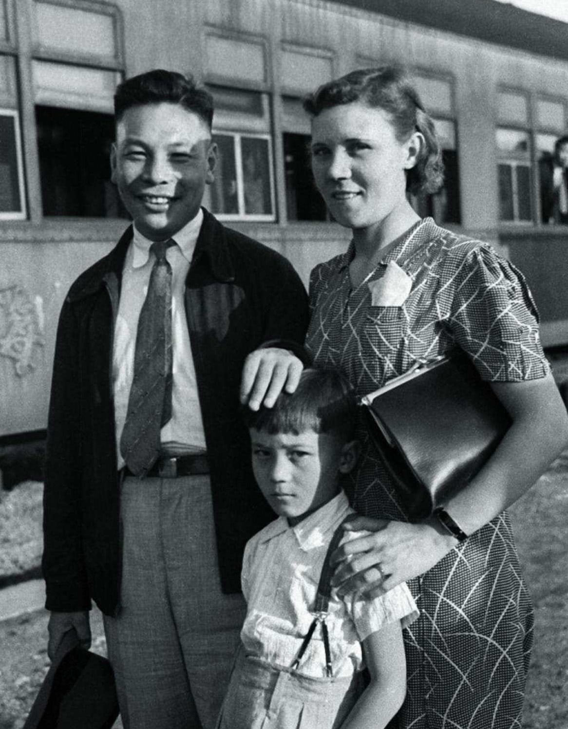 一帆风顺|蒋经国的儿子蒋孝勇，事业一帆风顺时加入外籍，晚年的结局如何？