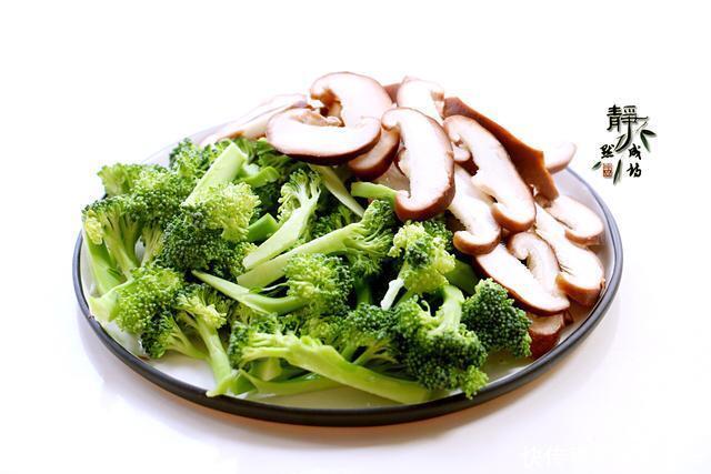 特殊时期此菜务必要多吃,老少皆宜,营养下饭,还能提高抵抗力