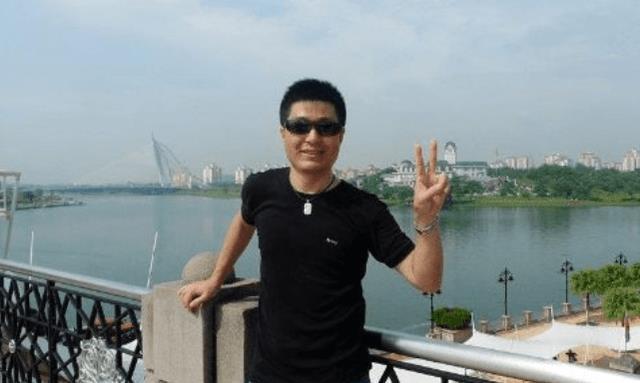 饮酒|47岁大哥坚持喝酒26年,肝脏仍健康红润,或与酒后2件事有关