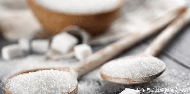 钓鱼|鲫鱼鲤鱼不咬钩只要在饵料中加点它,压根不担心没鱼上钩