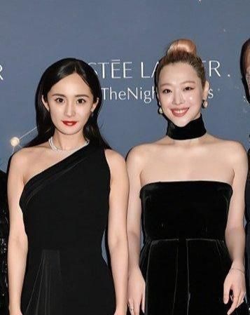总觉得韩国明星漂亮,然而和中国明星同框后,感觉便不一样了