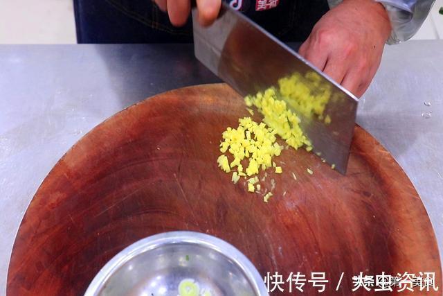 煎豆腐|天凉了,要多吃“植物肉”!3块1斤、蛋白质丰富,和葱是绝配