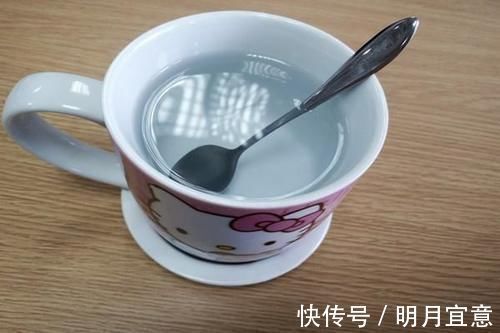 自来水|只喝电水壶烧开的自来水,对人体会有害吗?和桶装水比,哪个好?