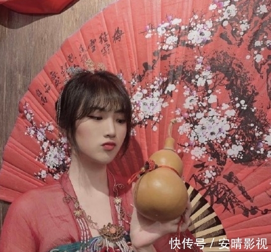 姚安娜 龚俊被曝退出《中餐厅5》的录制,原因或和姚安娜有关