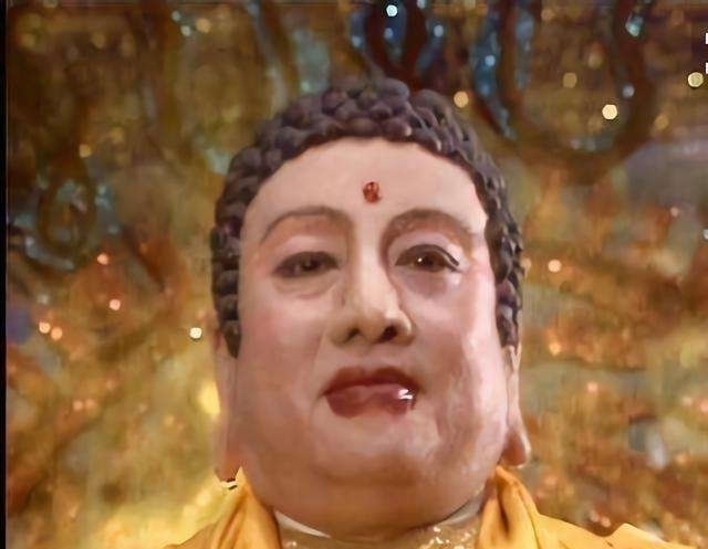 孙悟空被如来镇压时,如来无意间说漏嘴,揭露了孙悟空真实身份