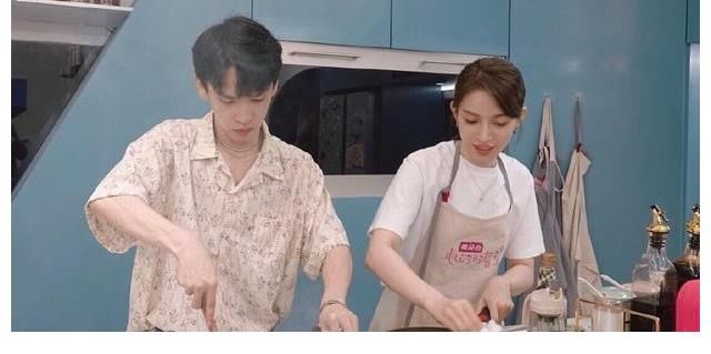 洪成成|心动的信号4:女5被网爆双标行为后,委屈发声:我也不是上帝视角