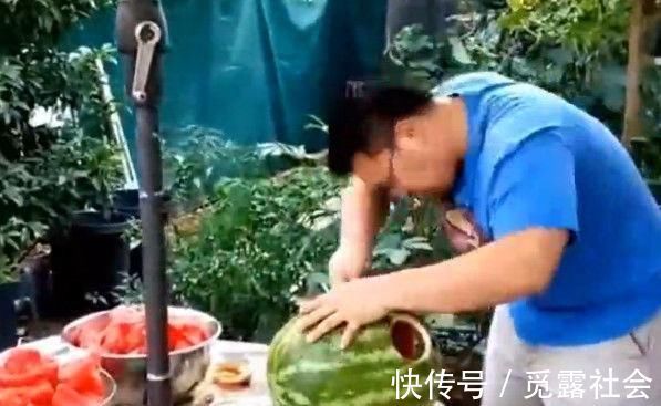 宝宝|宝爸给一岁宝宝穿上西瓜做的衣服,宝宝穿上后,下一秒却令宝爸刮目相看