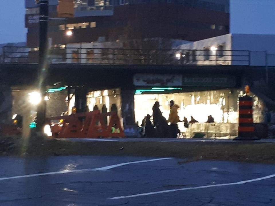 电影|《生化危机》重启版电影剧场照泄露 浣熊市标志瞩目