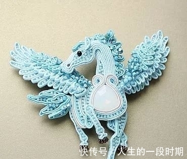 蛇腹线 款式各不相同,蛇腹线手工饰品展示了独特的美