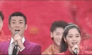 央视春晚亮点多：周杰伦撞脸陈赫，韩红酷似刘欢，倪妮最吸睛