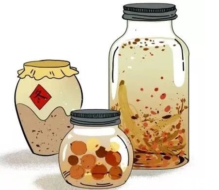 曹大哥|男子把自己“毒”倒，只因喝了一口“酒”医生这种酒风险高