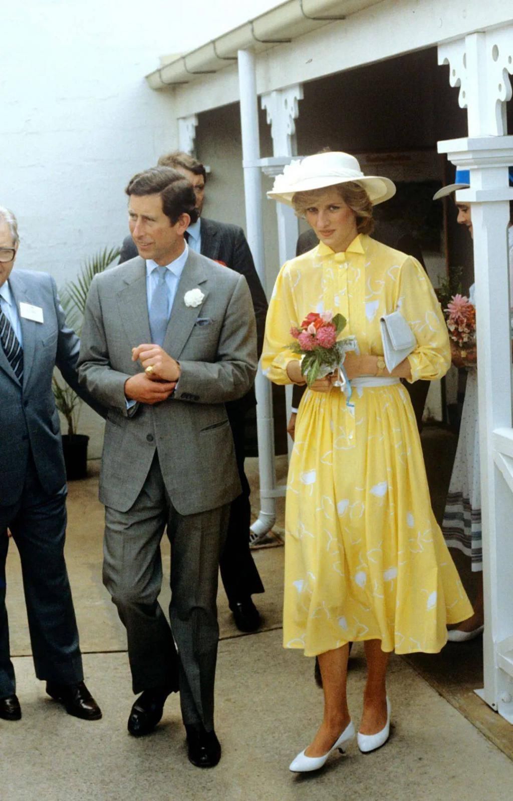 明年的流行色居然是它,这篇全是搭配灵感!