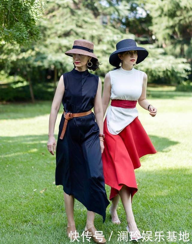 lily 年近60岁却美得优雅,这位中老年妈妈的“气质”穿搭,真值得学