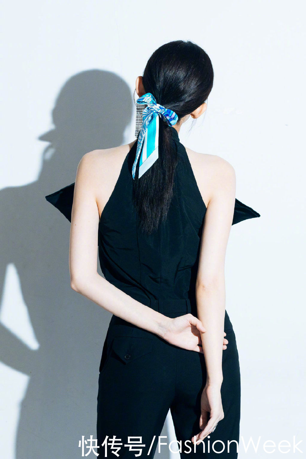 一条丝巾让你从头到尾都很时尚，真的有那么神奇吗？