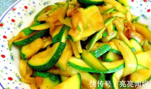 饭菜|香浓可口的几道下饭菜，好吃易做上桌快，蒸好的排骨滤掉汤汁