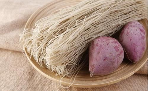 香烟|血脂高的人不能吃玉米?医生:若想稳定血脂,建议少吃这3种食物