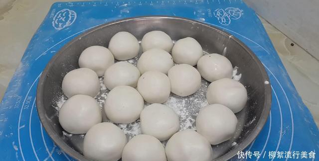 开水|麻团和面是开水还是凉水吗,掌握3个技巧,个个空心鼓泡不炸裂