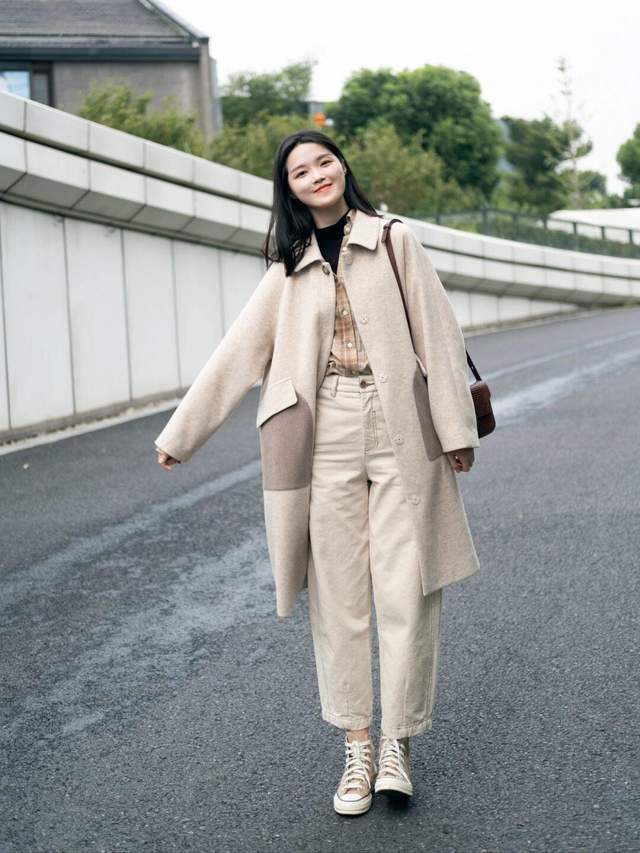 穿搭|秋天不知道该穿什么外套?这4件风衣就够了,适合30岁的女人借鉴