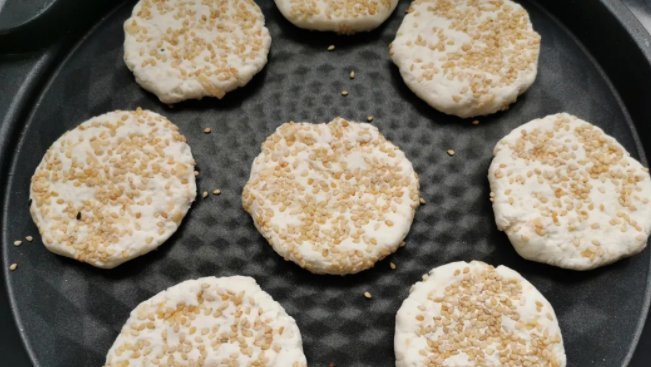 不用|糯米粉最好吃的做法,开水一烫一搅,香甜酥脆,出锅孩子吃美了