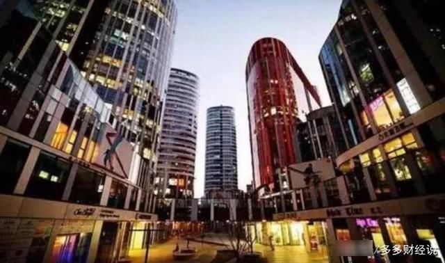 亲爱的|电商在国外不受欢迎？看看曾经繁华的街头，什么都清楚了