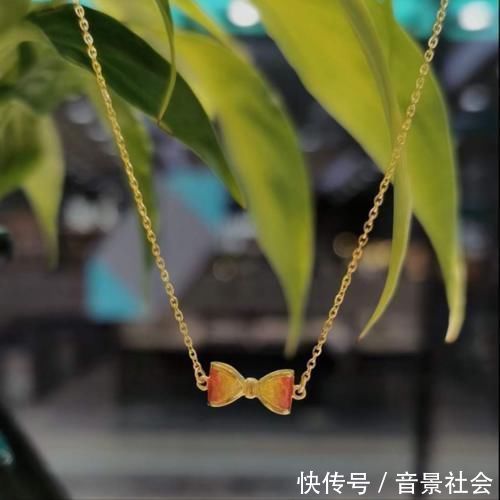 时尚|黄金饰品终于打破古板的设计，时尚又新潮，这样的首饰是国风精品