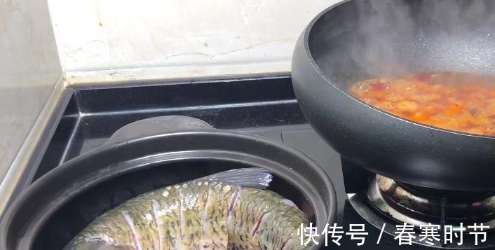 给鱼去腥,不要用料酒,教您一个好方法,炖鱼无腥味,鲜香十足