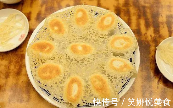 速冻饺子别只用水煮了,教你简单做煎饺,焦脆酥香,好吃有营养
