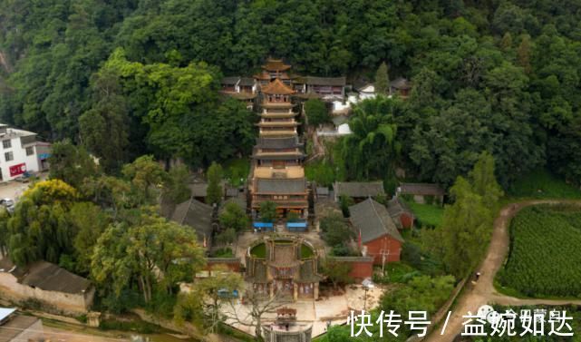 白玉楼|这座“嵌”在悬崖峭壁上的寺庙，风景如画，令人沉醉