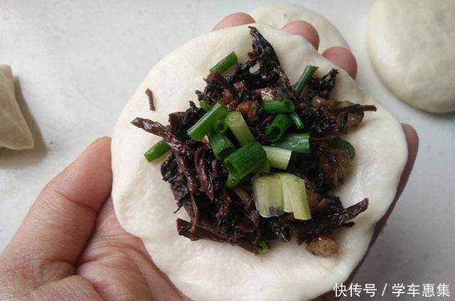 自从学会做这饼,我家一周吃3回,又香又脆,放凉了也不硬!