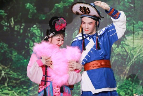 《天天向上》戏曲扮相，大张伟有趣，汪涵男扮女，王一博让人惊喜