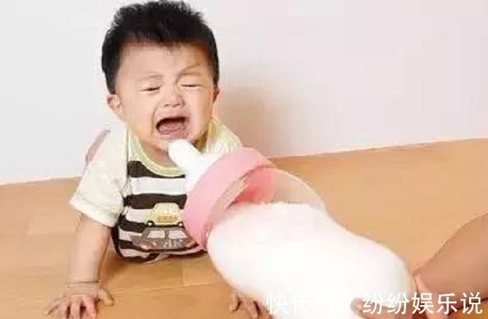 喂奶|冬季哺乳不好受,宝妈在喂宝宝母乳时,或走进3个误区